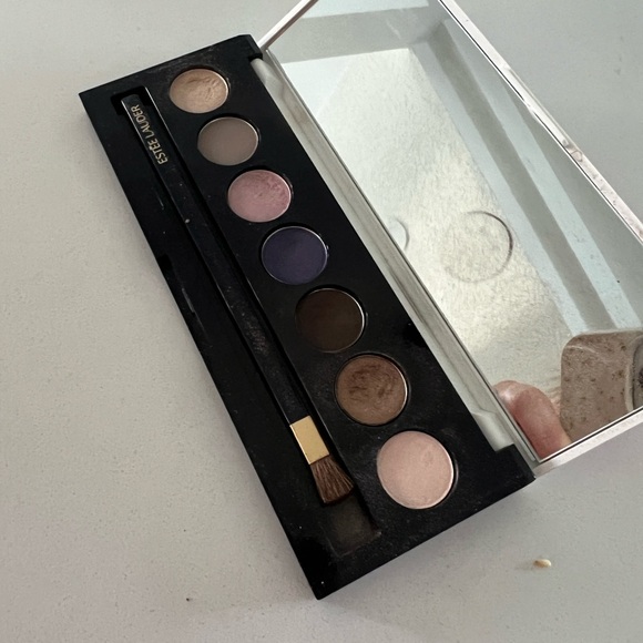 Eyeshadow palettes - Picture 3 of 3